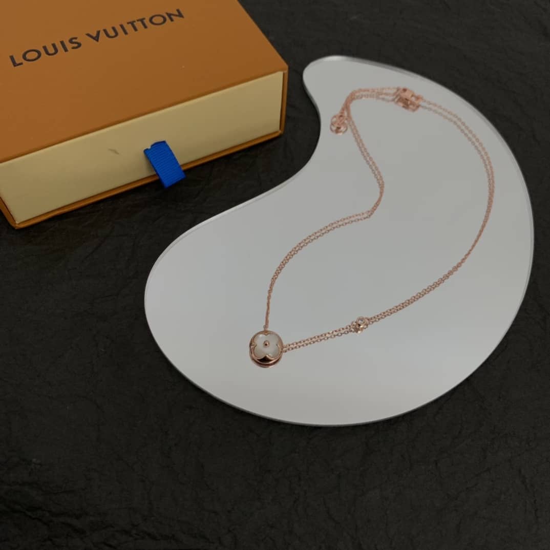 Knockoff L0vis Vvtt0n Logo Necklace
