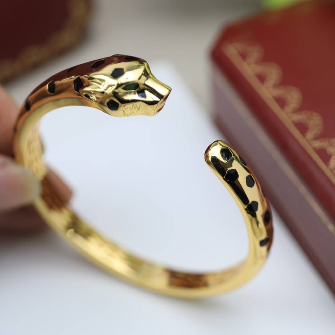 7 Star Ca*t1er Bracelet