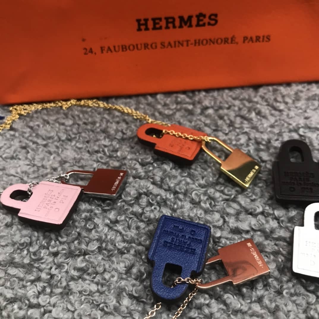 H**me5 Necklace First Copy