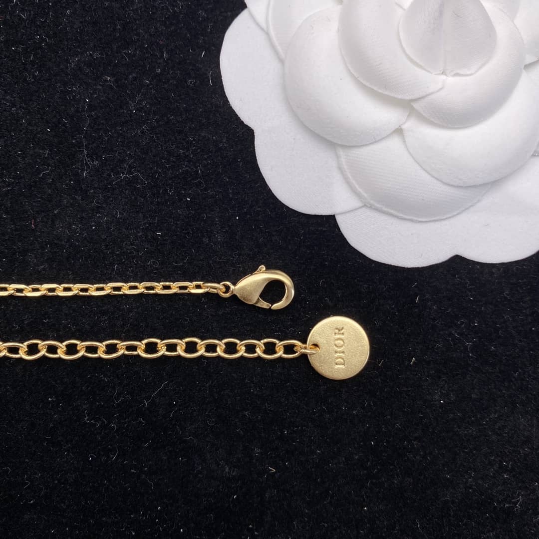 Luxury Chr1st1an D10r Classic AAA+ Necklace