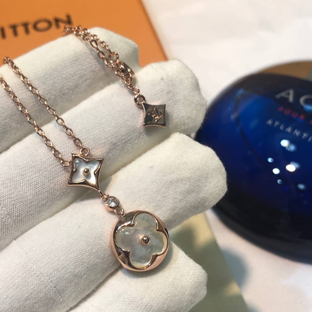 L0vis Vvtt0n Necklace First Copy