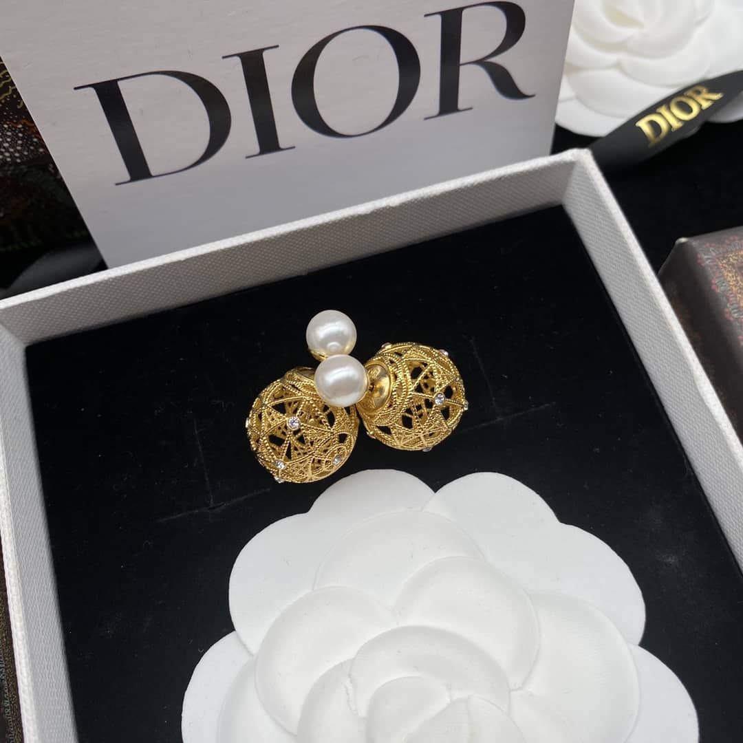 Top Quality Chr1st1an D10r Earring
