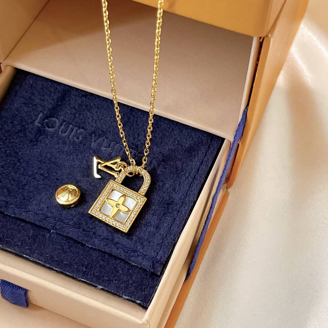 Best L0vis Vvtt0n Classic Necklace