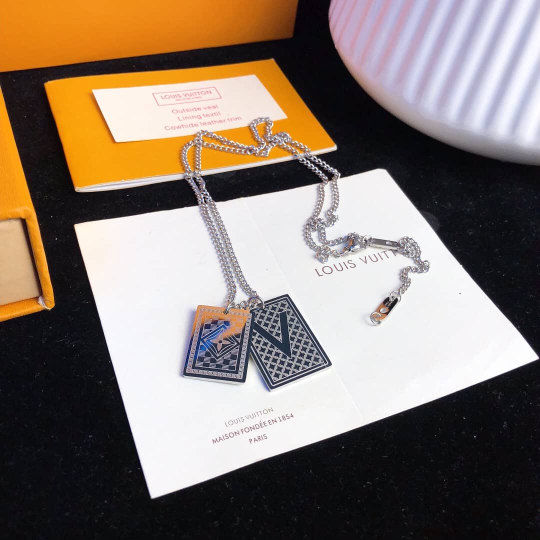 L0vis Vvtt0n Necklace First Copy