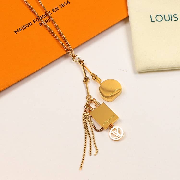Fake L0vis Vvtt0n Logo Necklace