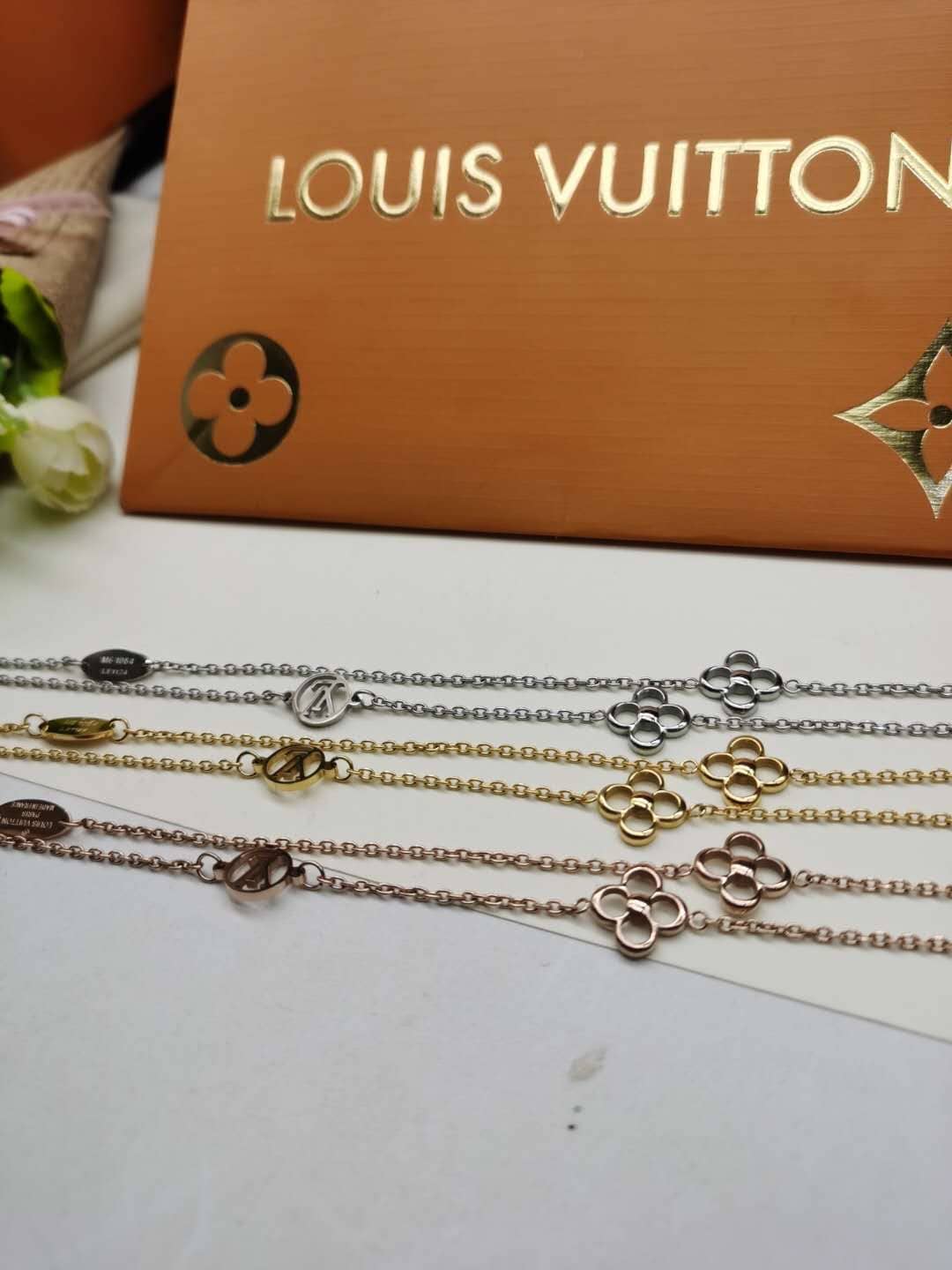 Cheap L0vis Vvtt0n Necklace