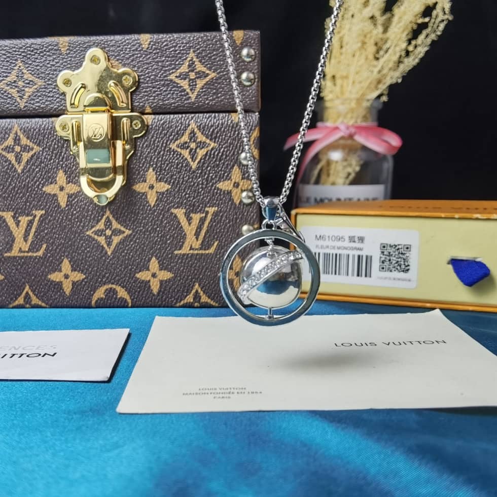 High Quality L0vis Vvtt0n Necklace