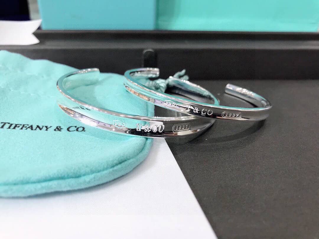 Knockoff T*f*ny Logo Bracelet