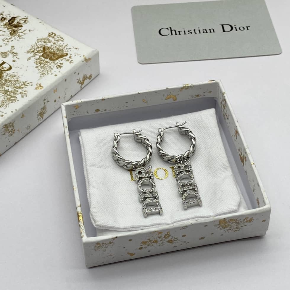 Best Chr1st1an D10r Classic Earring