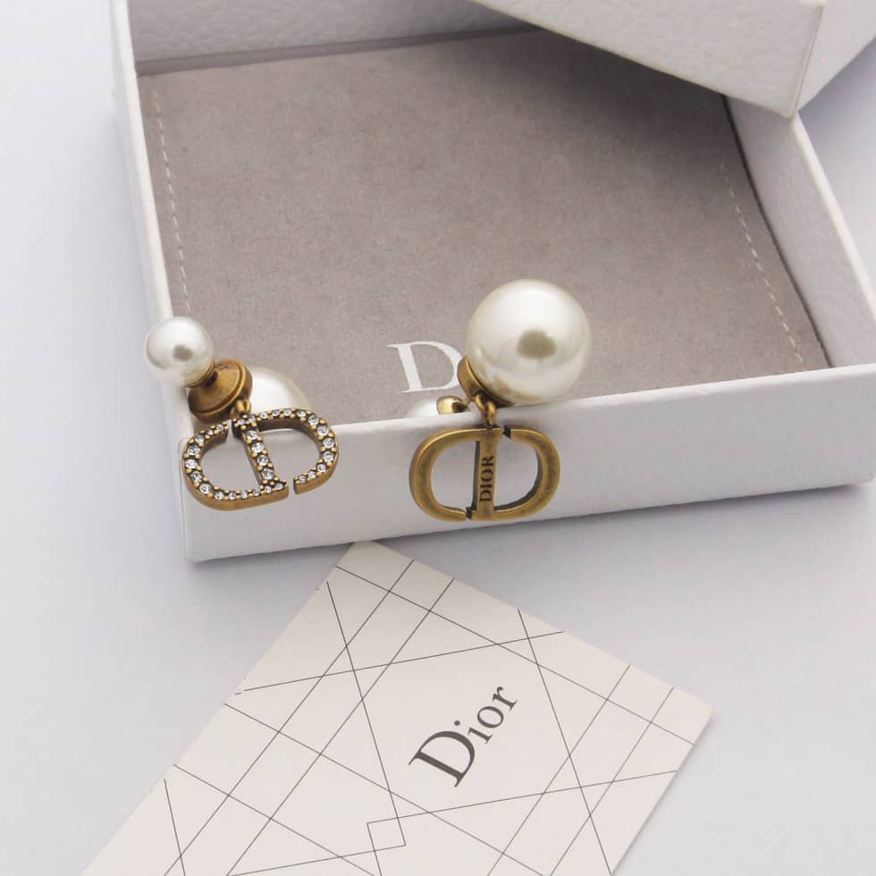 Top Quality Chr1st1an D10r Earring