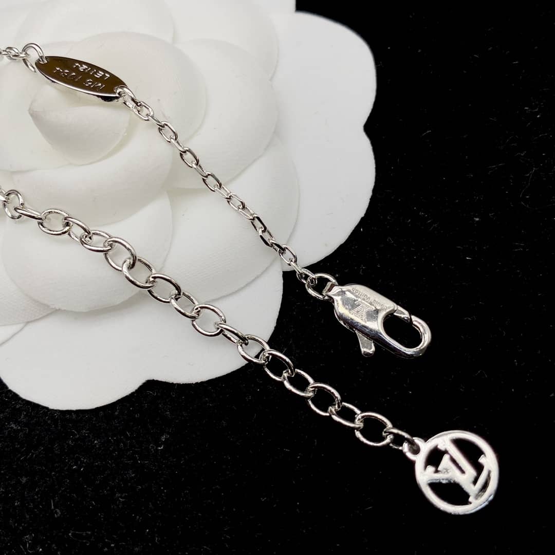 L0vis Vvtt0n Necklace First Copy