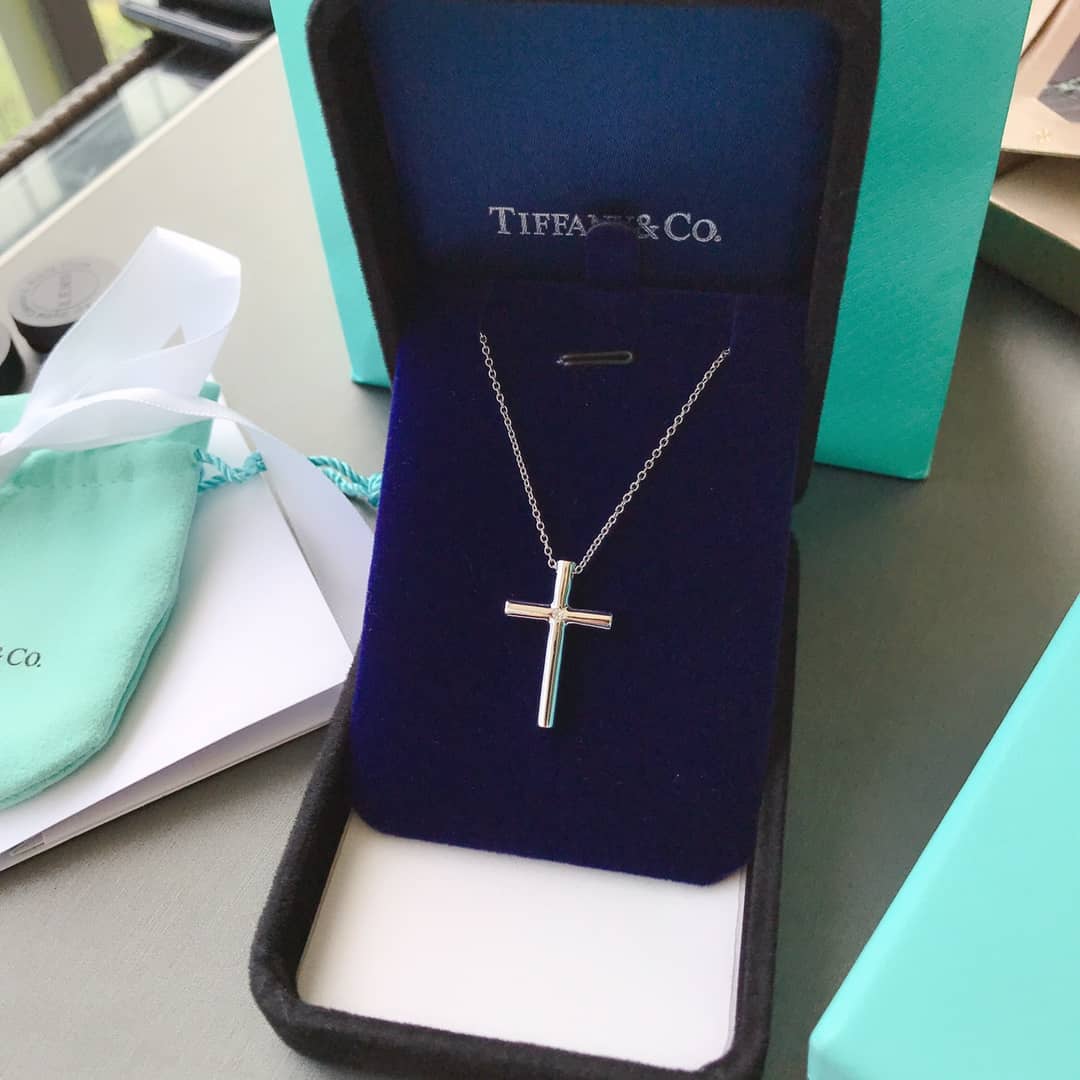 Knockoff T*f*ny Logo Necklace