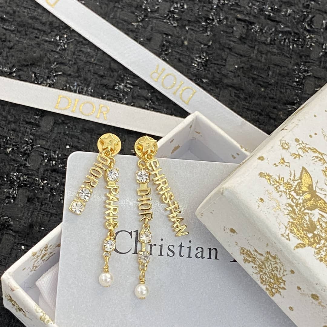 Best Chr1st1an D10r Classic Earring