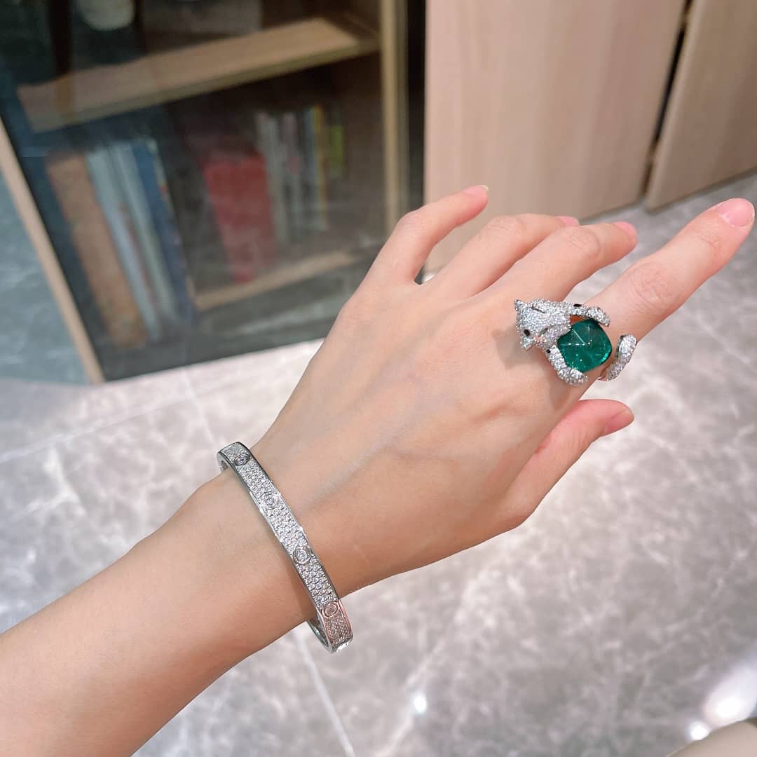 Ca*t1er Ring First Copy