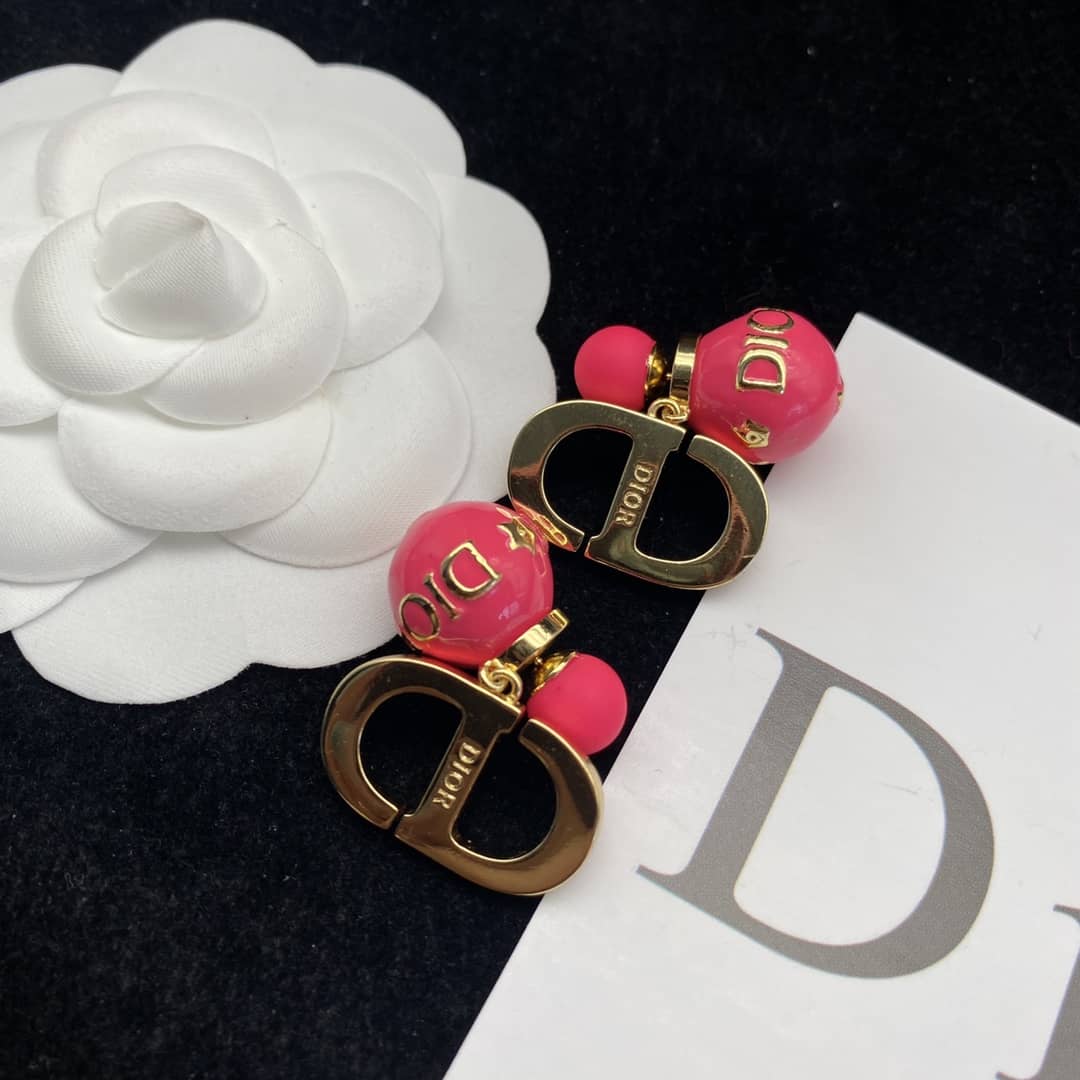 Best Chr1st1an D10r Classic Earring