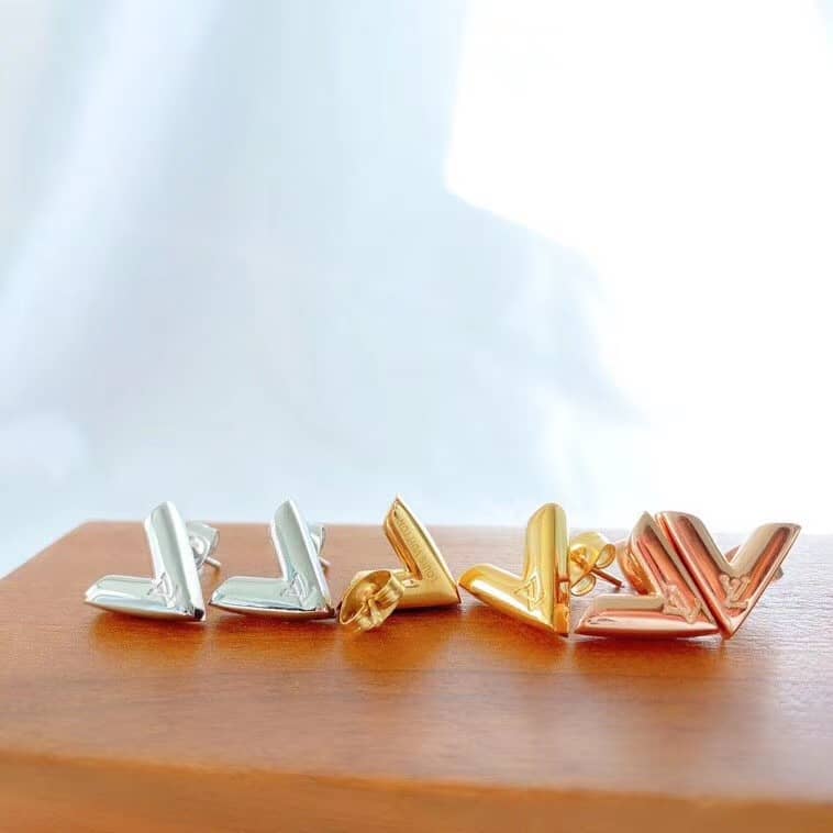 Fake L0vis Vvtt0n Logo Earring