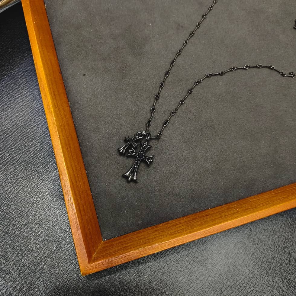 7 Star Ch*0me He**ts Necklace