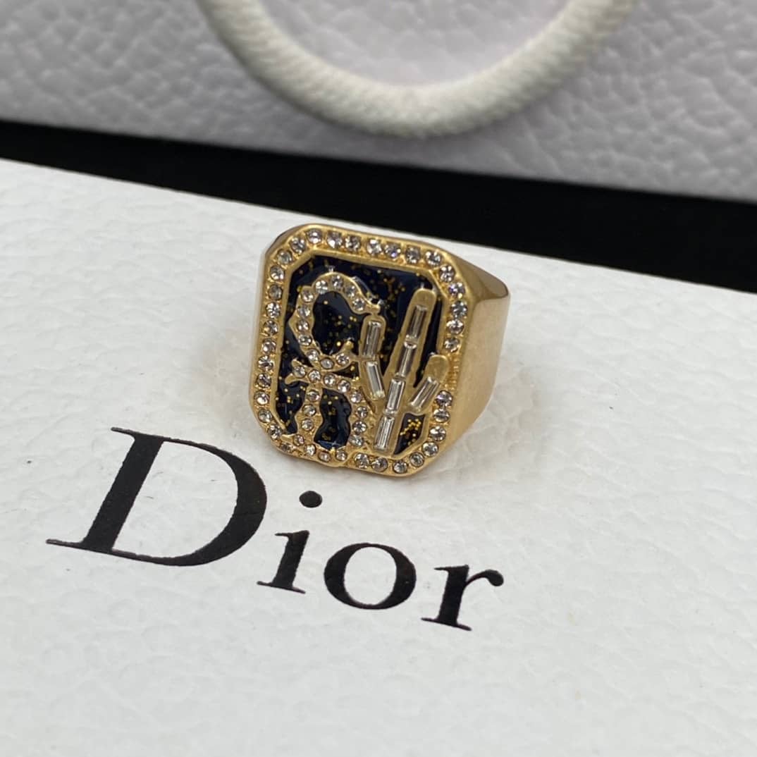 7 Star Chr1st1an D10r Ring