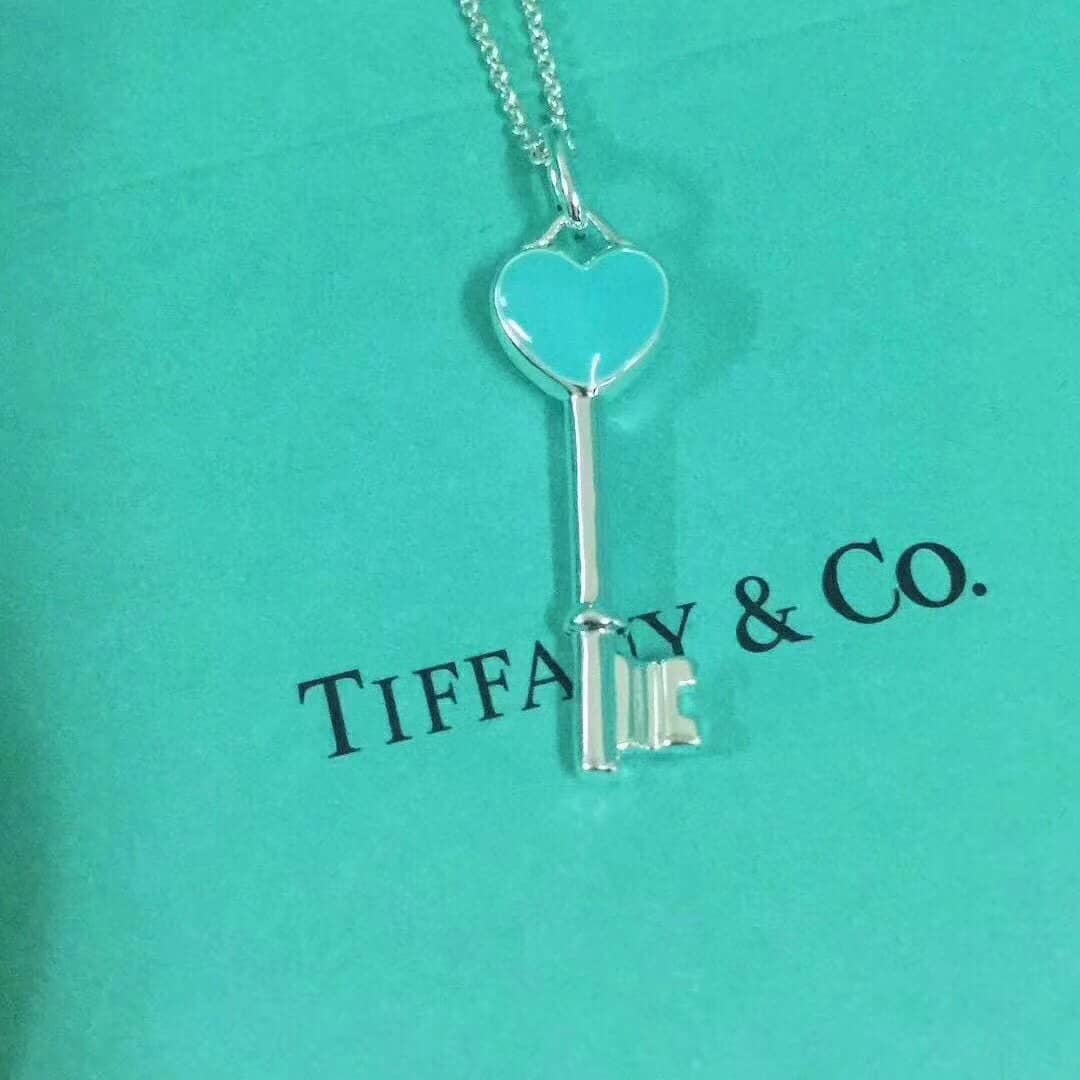 T*f*ny Necklace For Sale