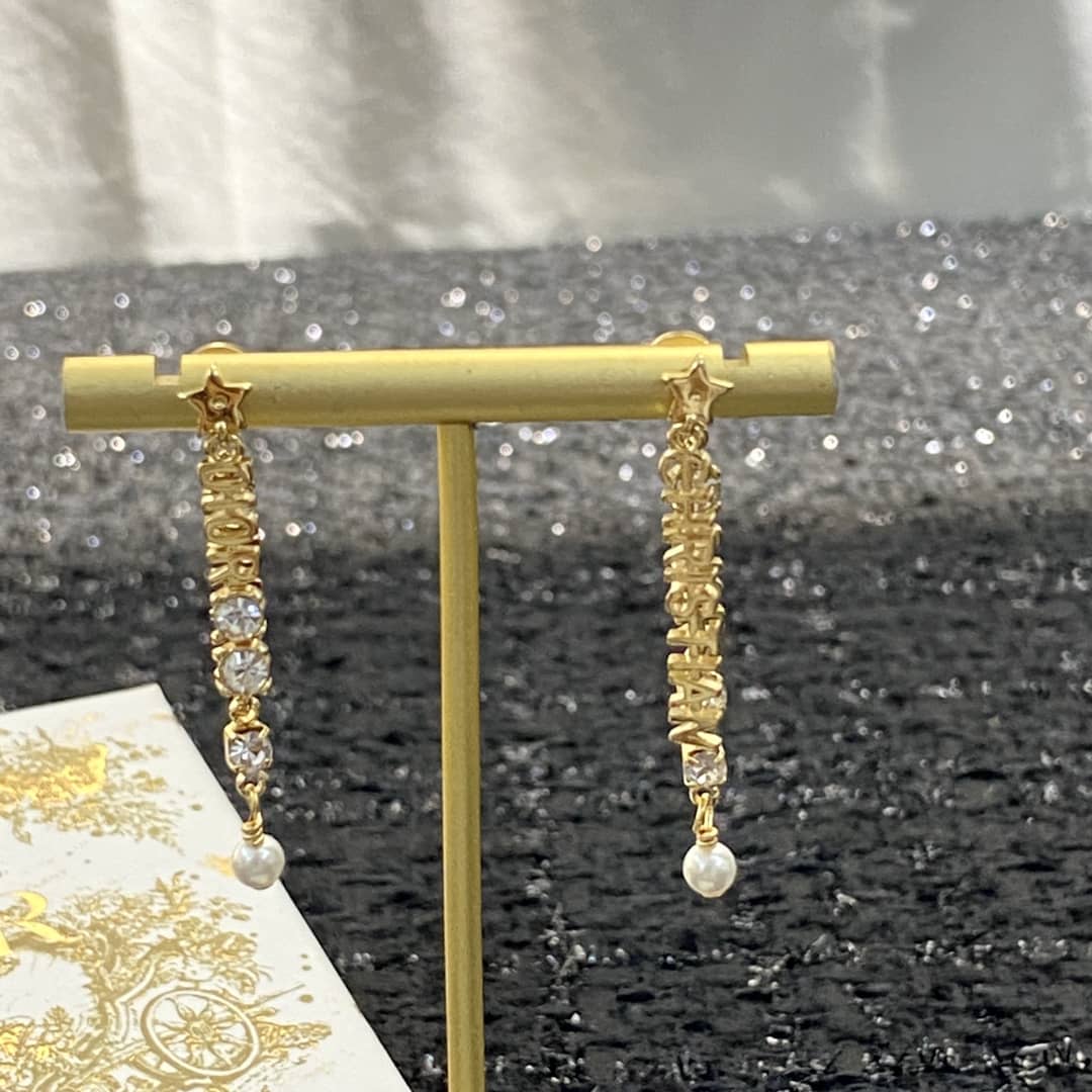 Best Chr1st1an D10r Classic Earring