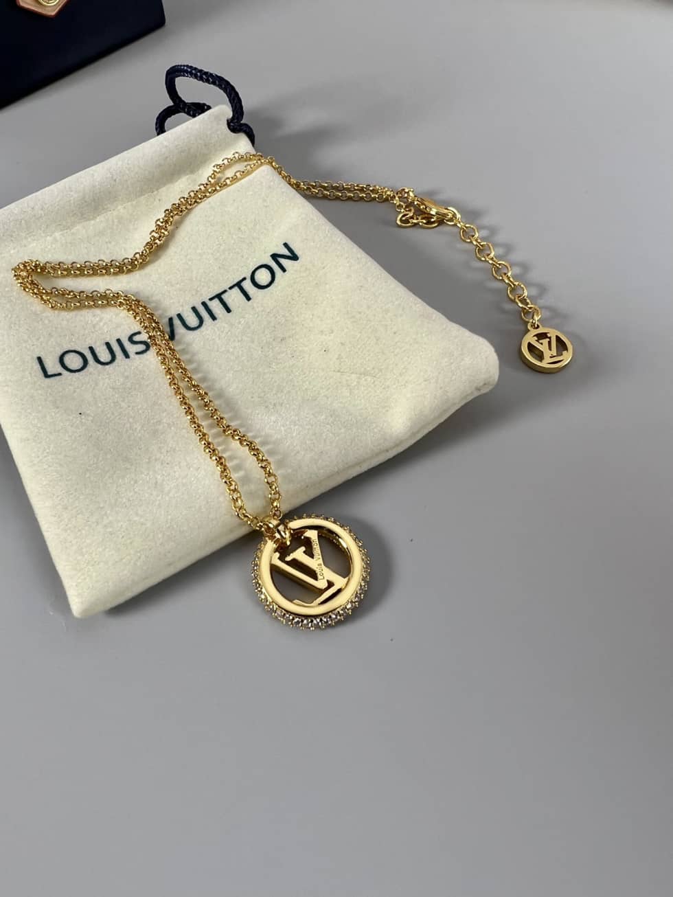 Knockoff L0vis Vvtt0n Logo Necklace