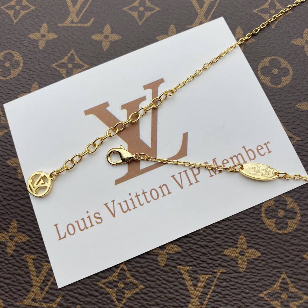 Fake L0vis Vvtt0n Logo Necklace