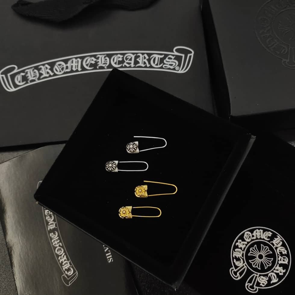 Wholesale Ch*0me He**ts Logo Earring