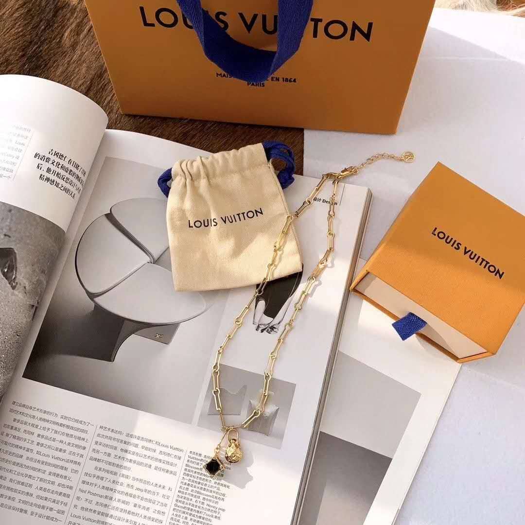 L0vis Vvtt0n Necklace First Copy