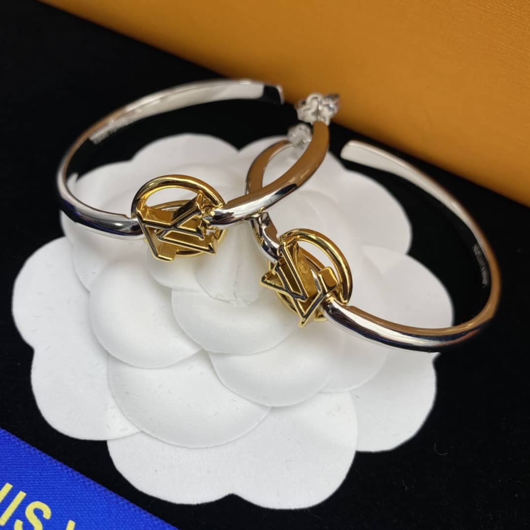 Wholesale L0vis Vvtt0n AAA+ Earring