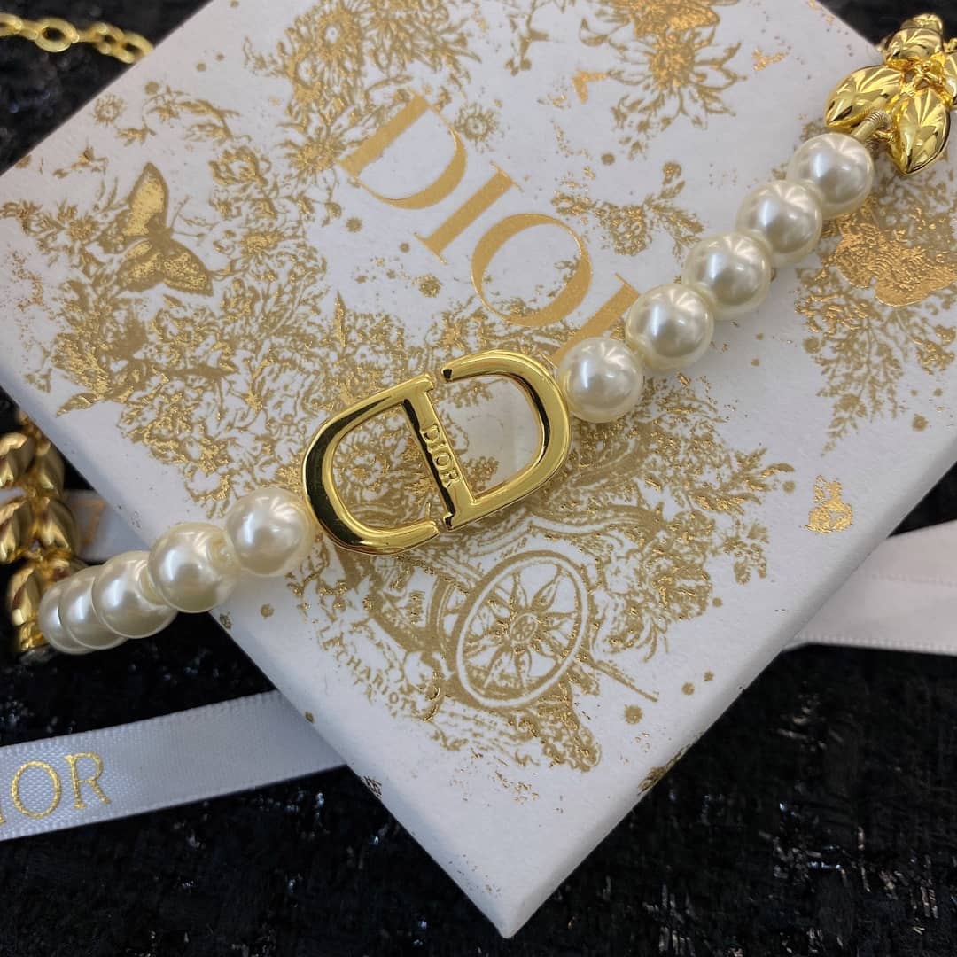 7 Star Chr1st1an D10r Necklace