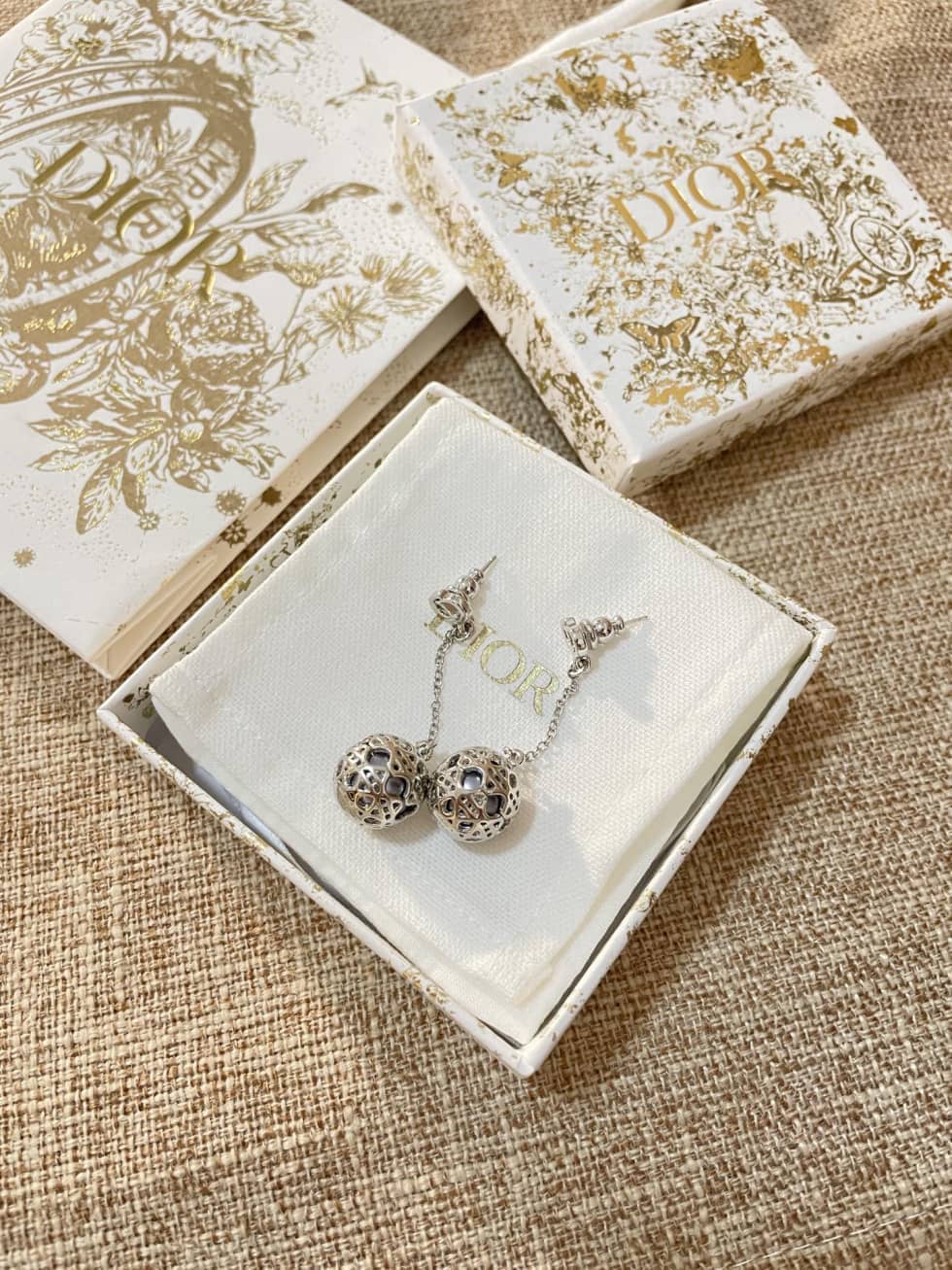 Knockoff Chr1st1an D10r Logo Earring