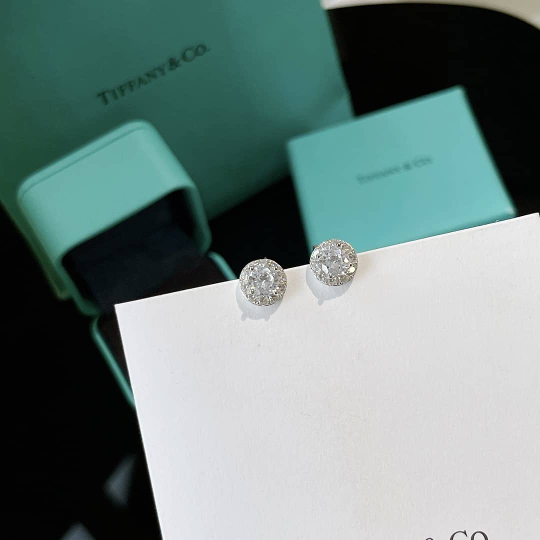 Designer T*f*ny Classic Earring