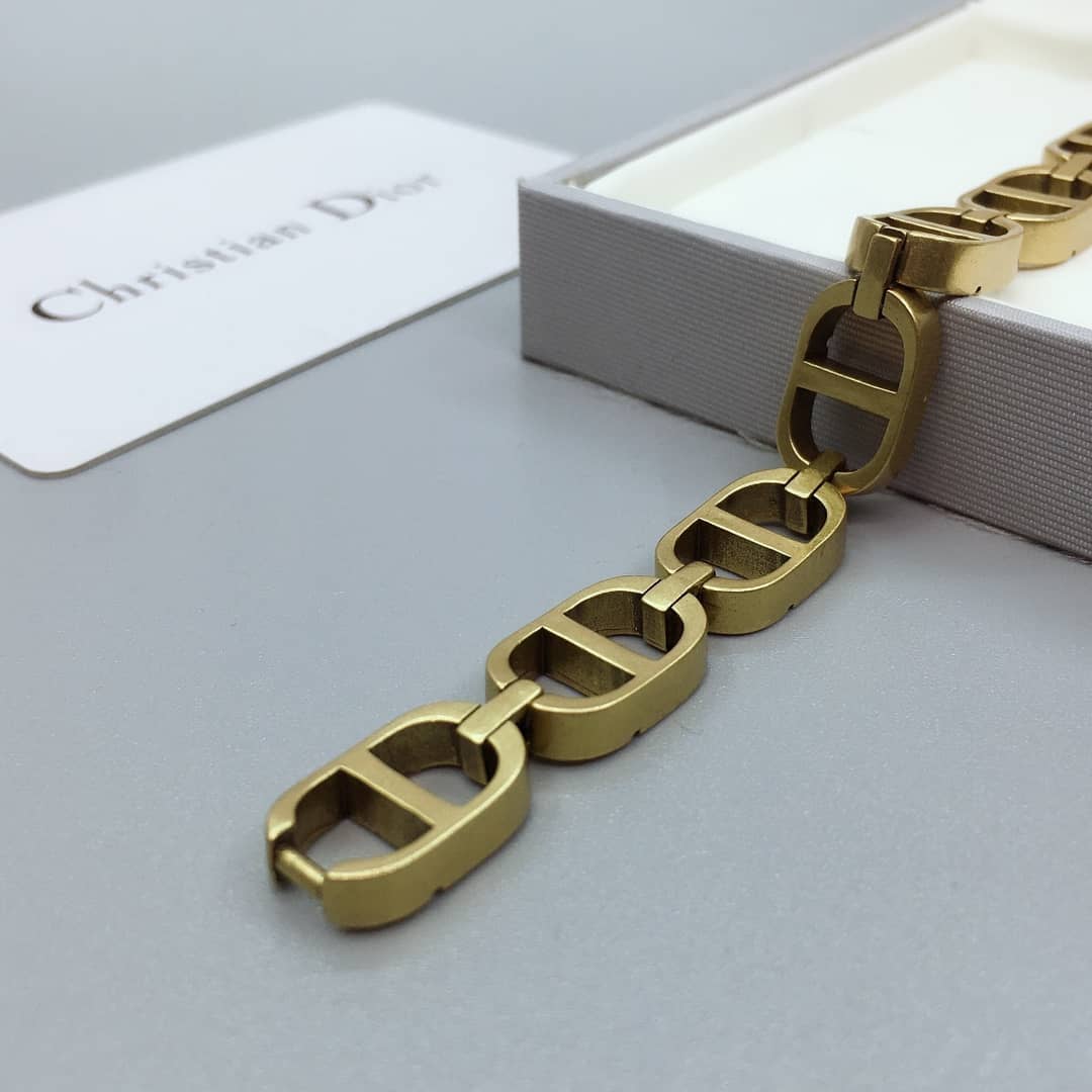 Best Chr1st1an D10r Classic Bracelet