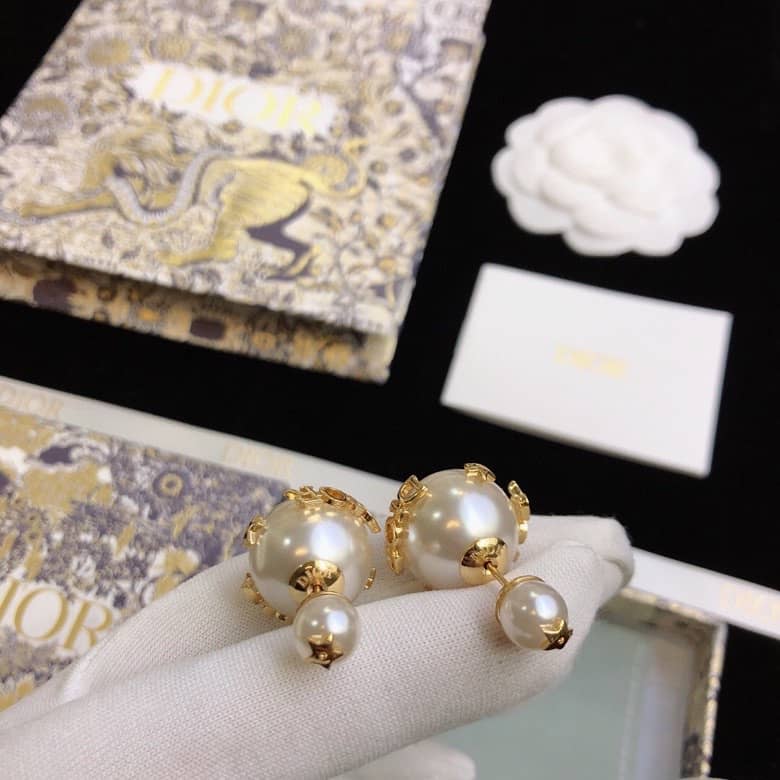 Wholesale Chr1st1an D10r AAA+ Earring