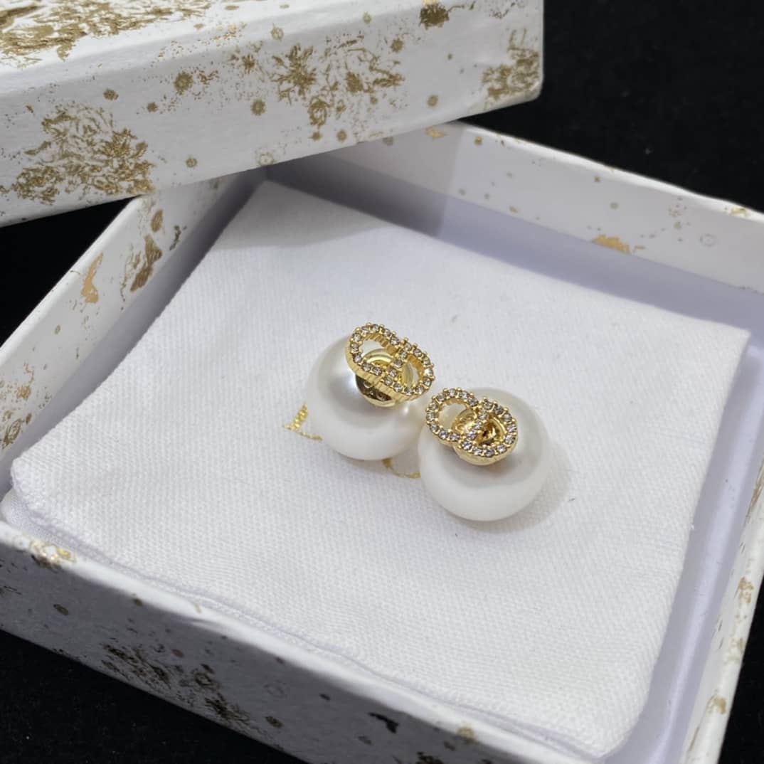 Top Quality Chr1st1an D10r Earring