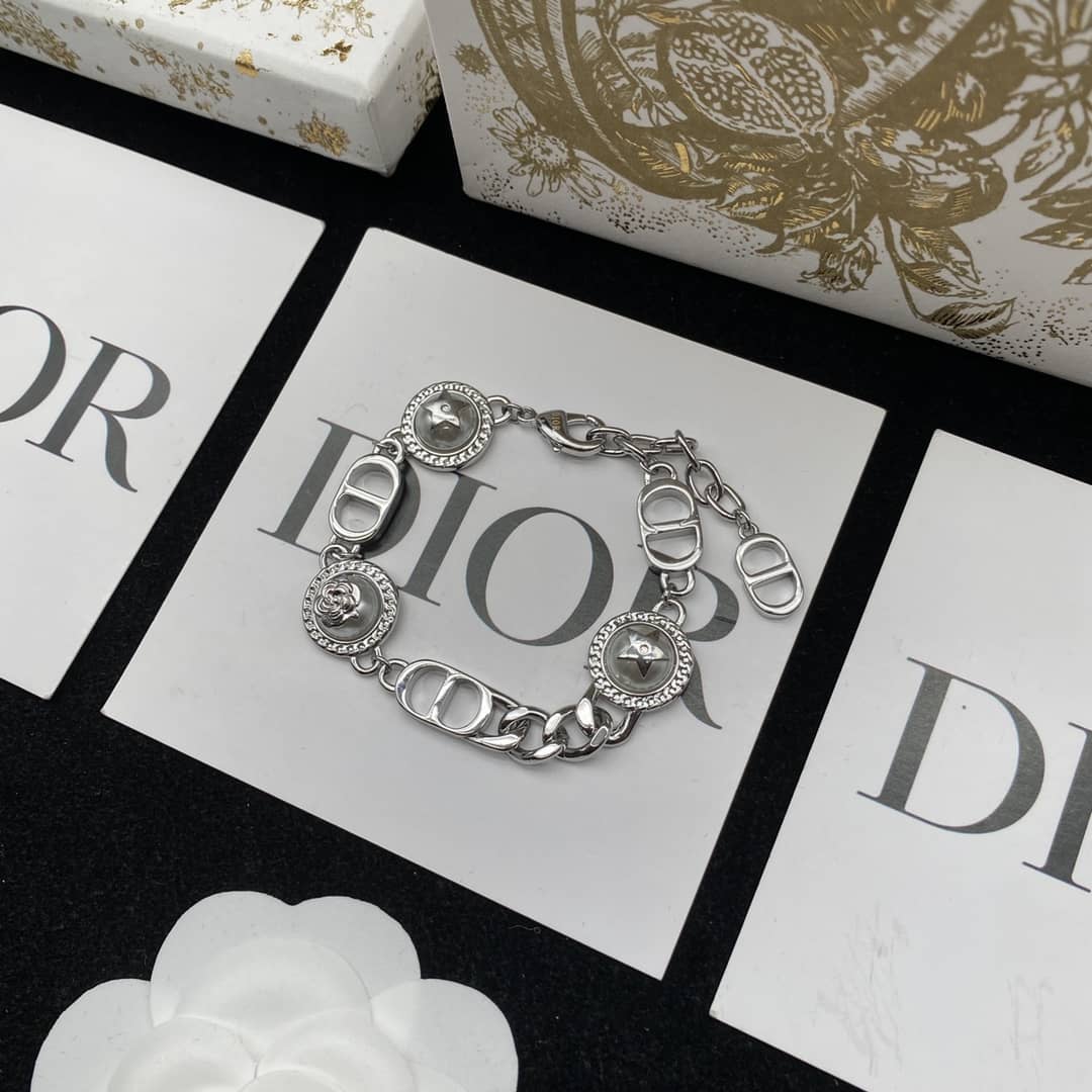 Best Chr1st1an D10r Classic Bracelet