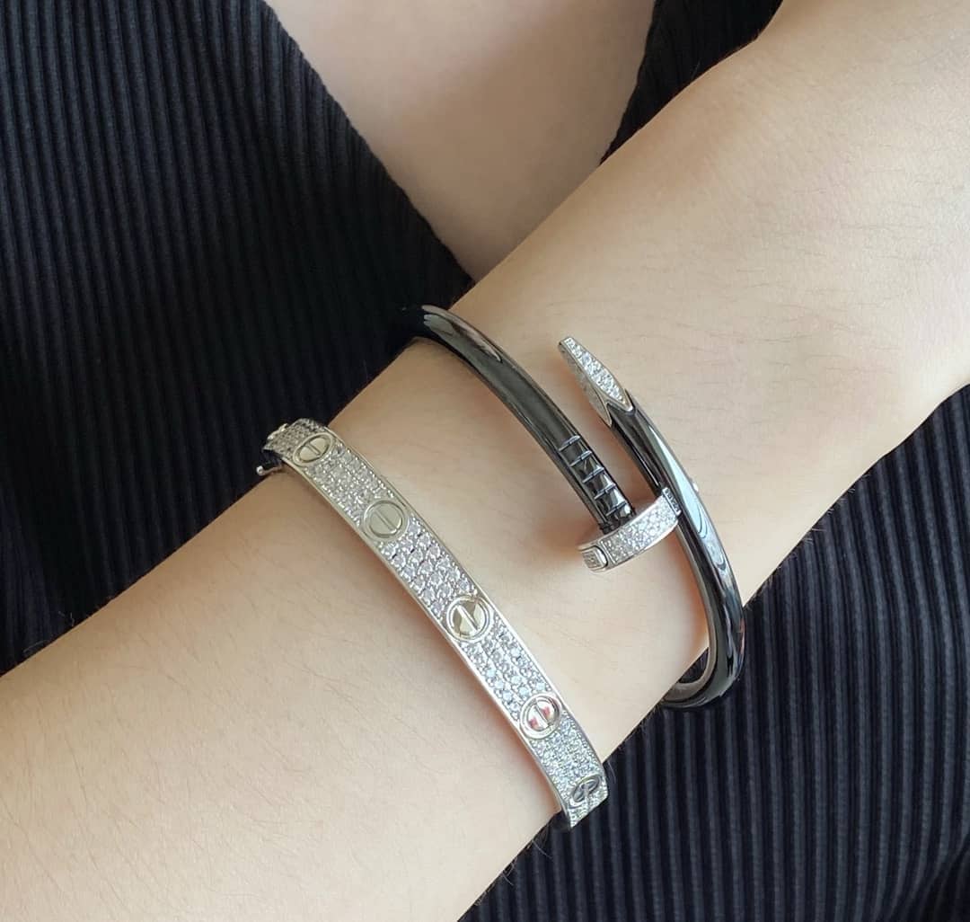 7 Star Ca*t1er Bracelet