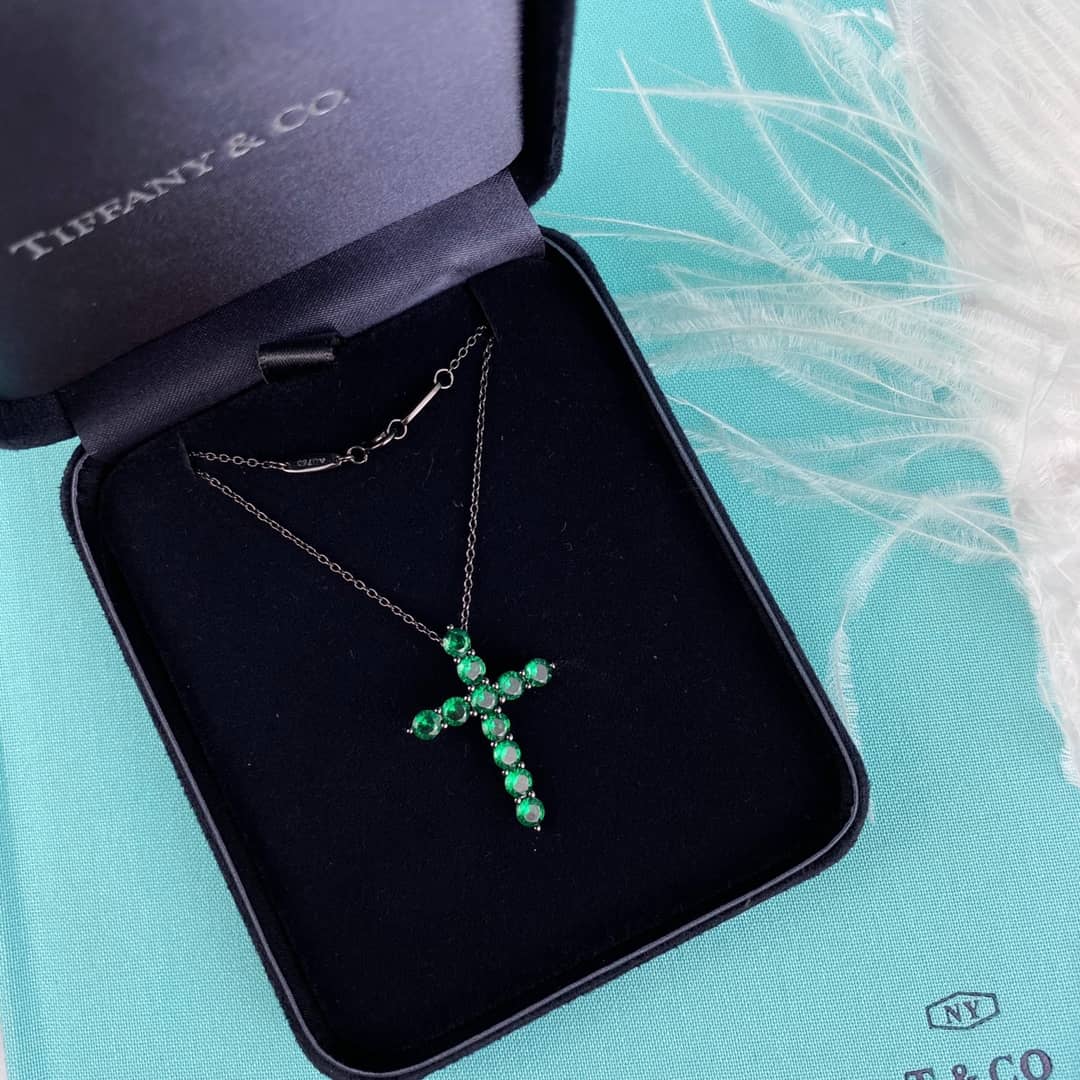 T*f*ny Necklace For Sale