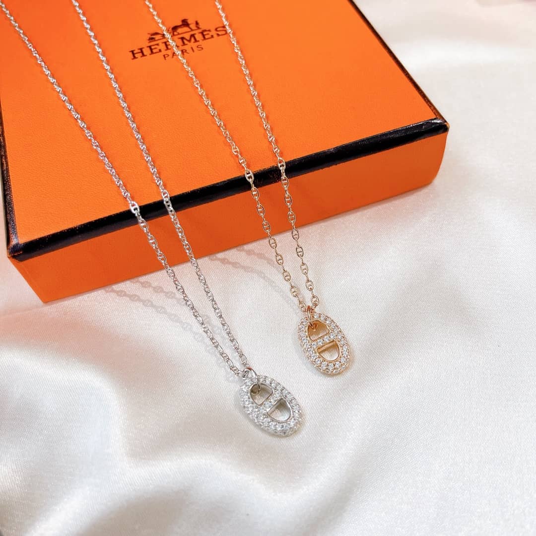 Fake H**me5 Logo Necklace