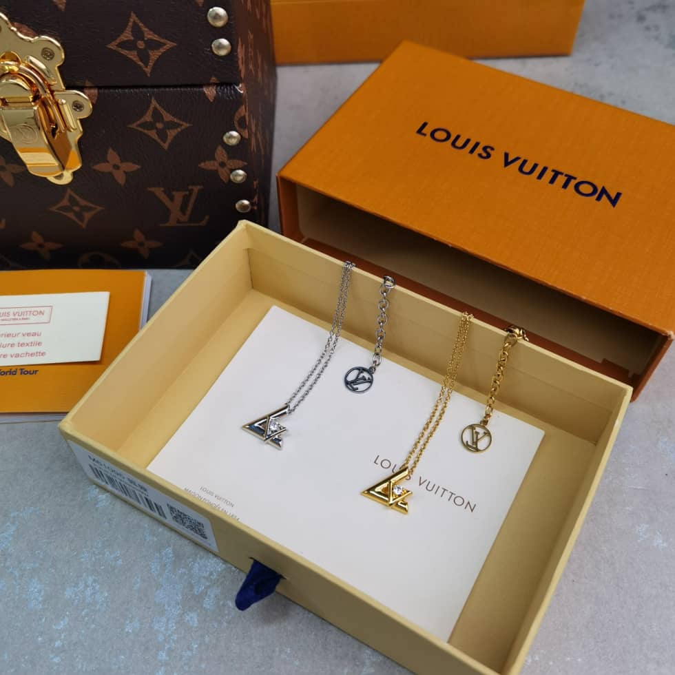 Wholesale L0vis Vvtt0n Logo Necklace