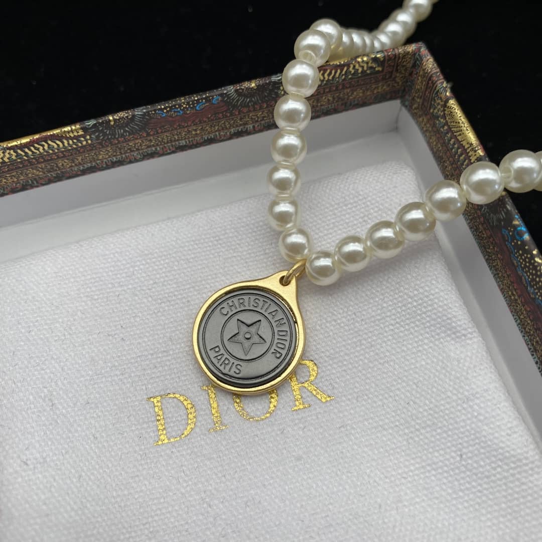 High Quality Chr1st1an D10r Necklace