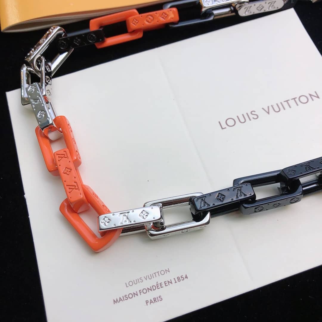 Fake L0vis Vvtt0n Logo Necklace