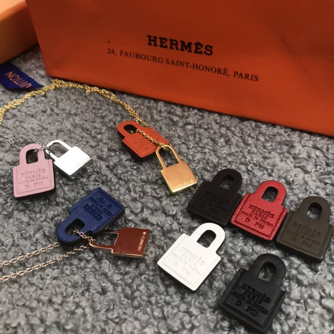 H**me5 Necklace First Copy