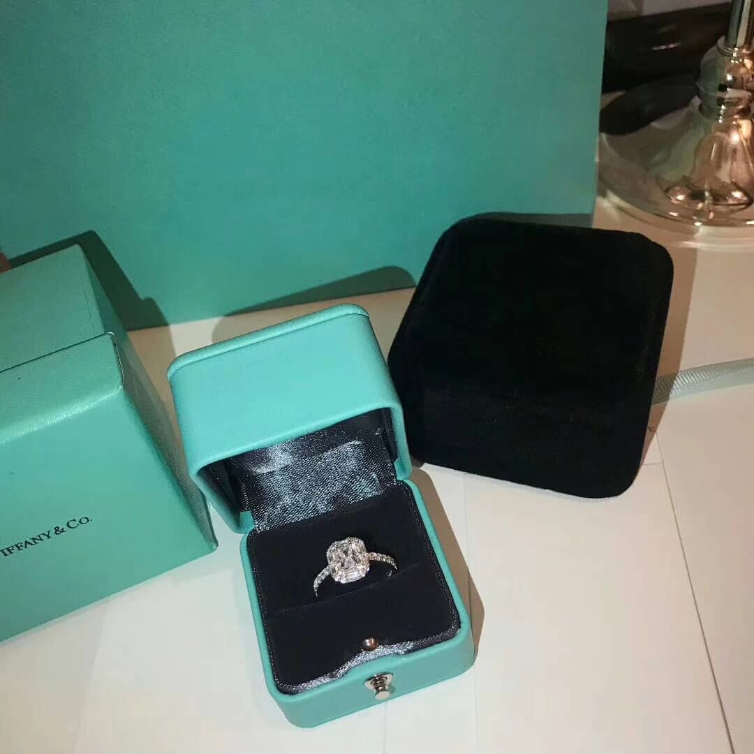 Fake T*f*ny Logo Ring