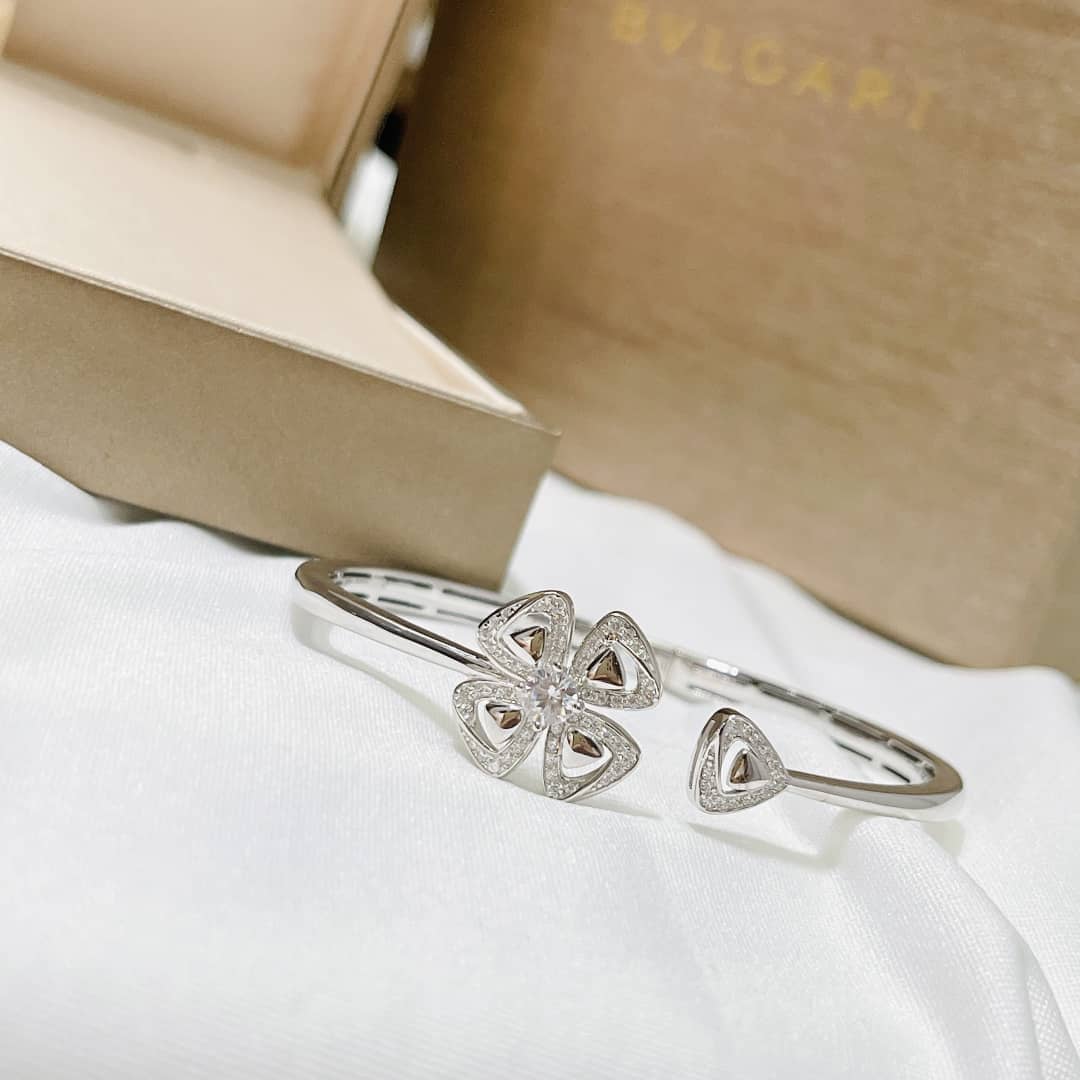 Knockoff Bv1g*ai Logo Bracelet