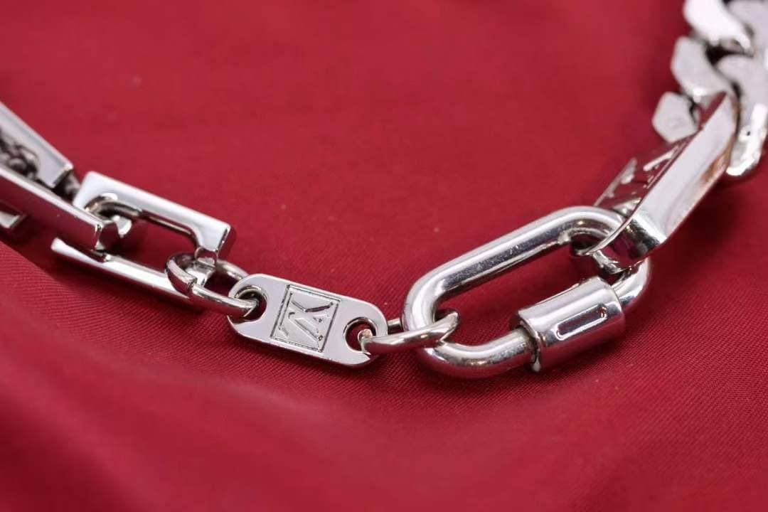 L0vis Vvtt0n Necklace First Copy