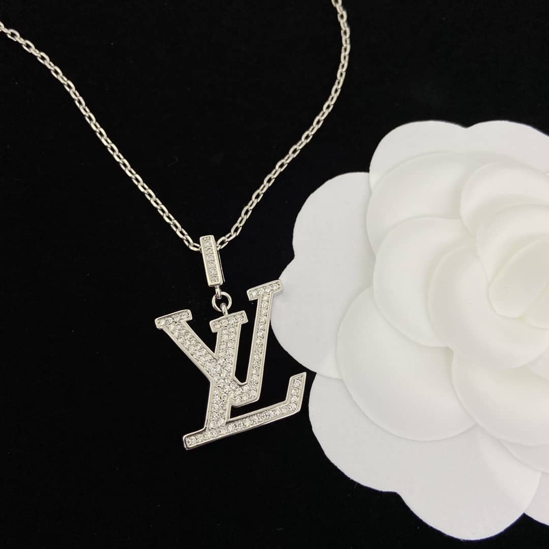 Cheap L0vis Vvtt0n Necklace