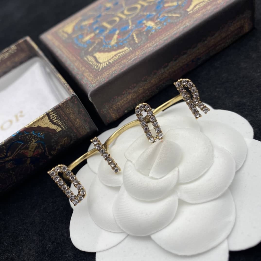 Luxury Chr1st1an D10r Classic AAA+ Ring