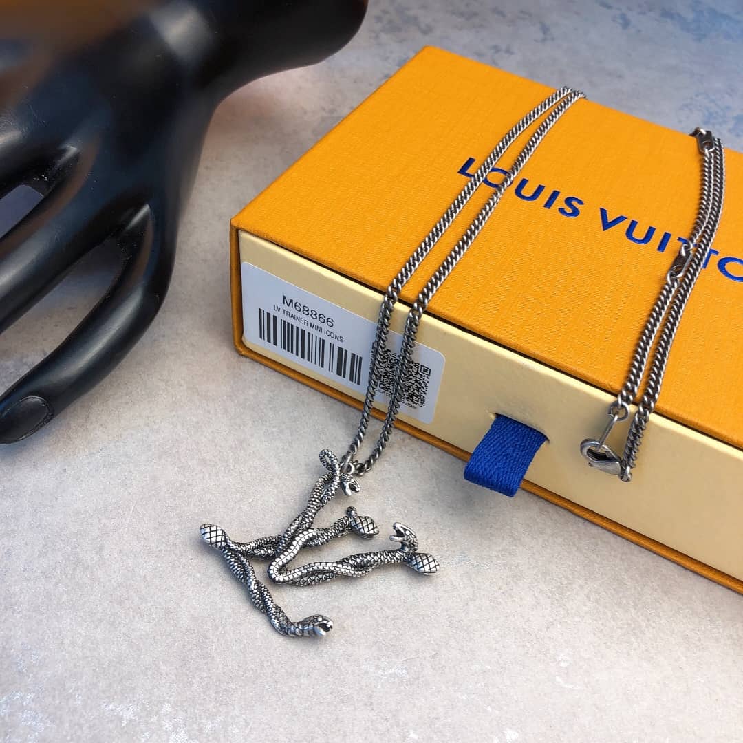 L0vis Vvtt0n Necklace Copy