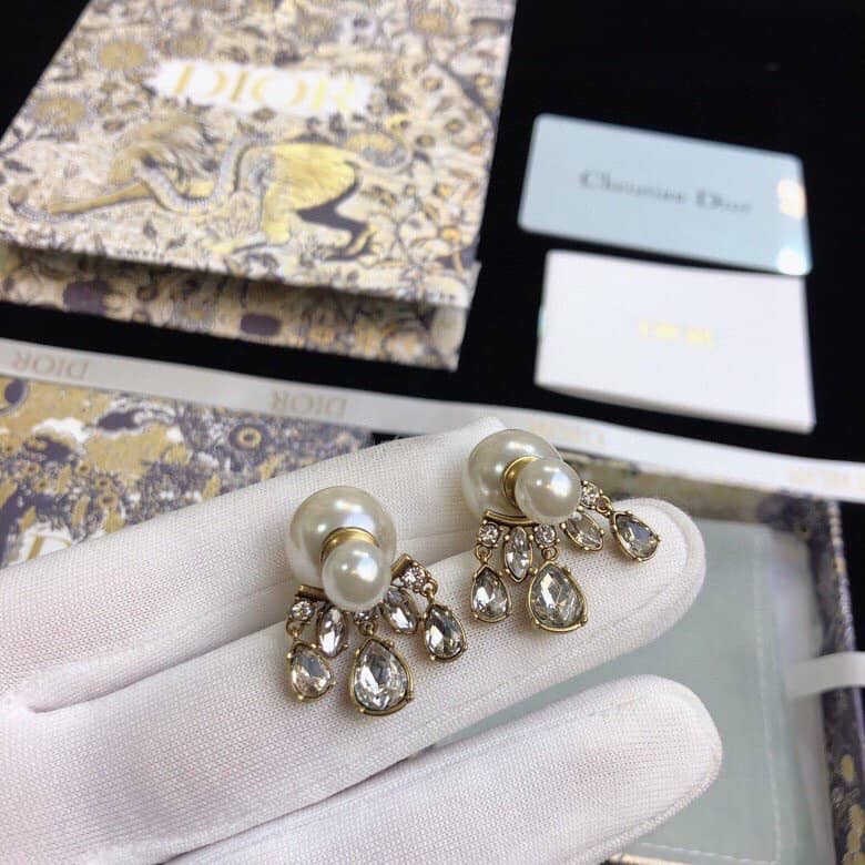 Knockoff Chr1st1an D10r Logo Earring